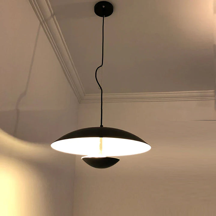 Moderne LED Pendellampe – Skandinavisk Design Laget av Tre og Metall | Luvikno