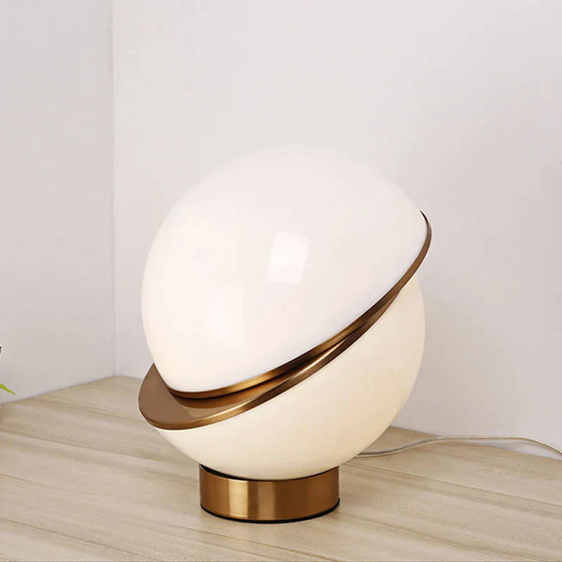 Luvikno | Skandinavisk Snøglobus Lampe – Elegant Hvit Kule