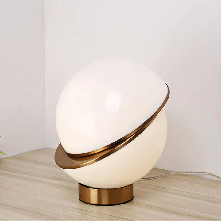 Luvikno | Skandinavisk Snøglobus Lampe – Elegant Hvit Kule
