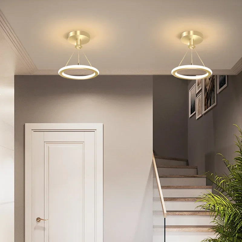 Moderne LED taklampe for gang og entréområde, minimalistisk belysning | Luvikno
