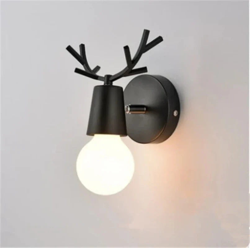 Moderne Gevir Vegglampe – Tre og Metall LED Lys for Barnerom & Stue | Luvikno