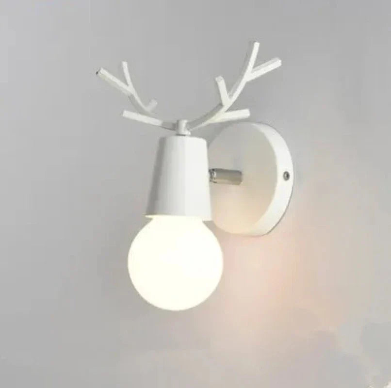 Moderne Gevir Vegglampe – Tre og Metall LED Lys for Barnerom & Stue | Luvikno