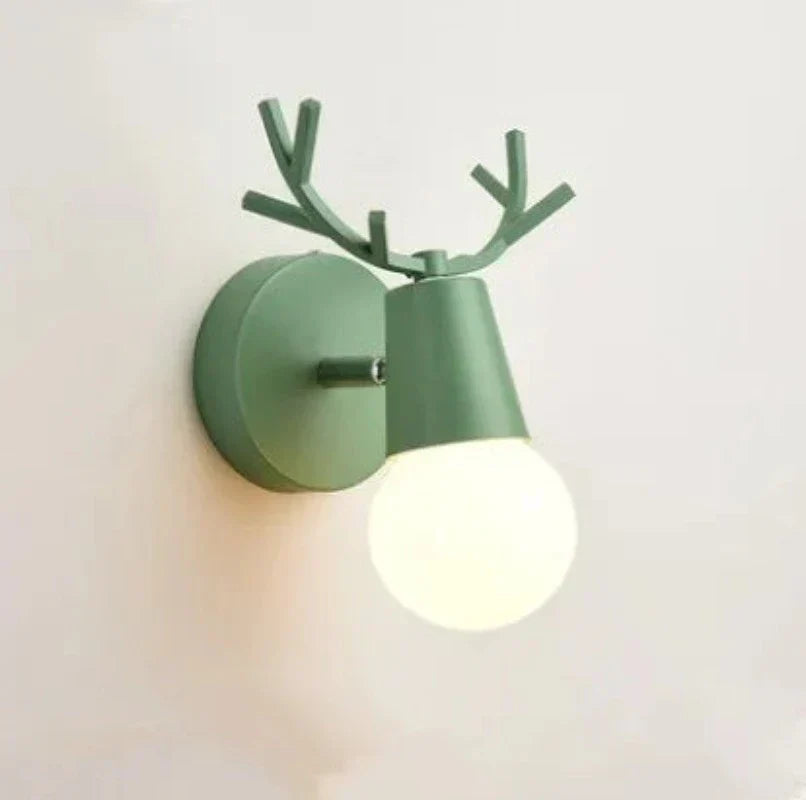 Moderne Gevir Vegglampe – Tre og Metall LED Lys for Barnerom & Stue | Luvikno