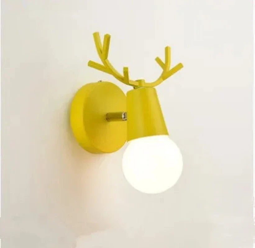 Moderne Gevir Vegglampe – Tre og Metall LED Lys for Barnerom & Stue | Luvikno