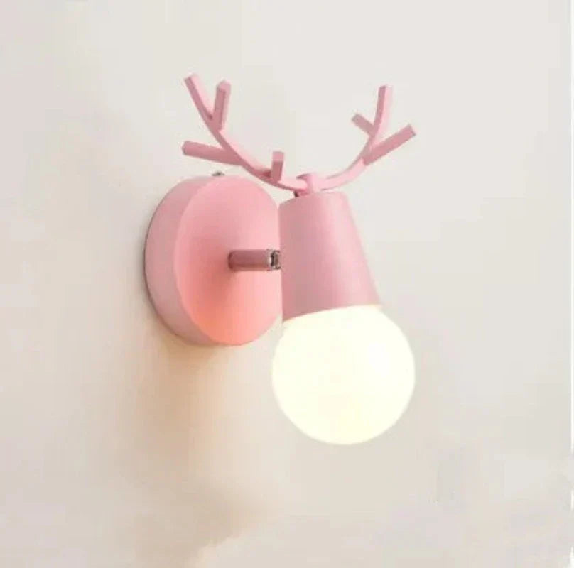 Moderne Gevir Vegglampe – Tre og Metall LED Lys for Barnerom & Stue | Luvikno