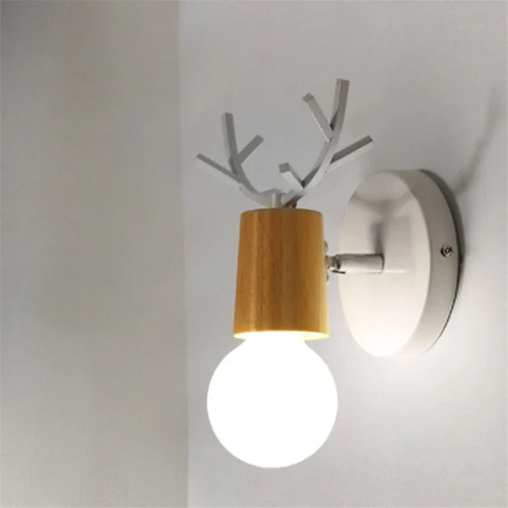Moderne Gevir Vegglampe – Tre og Metall LED Lys for Barnerom & Stue | Luvikno