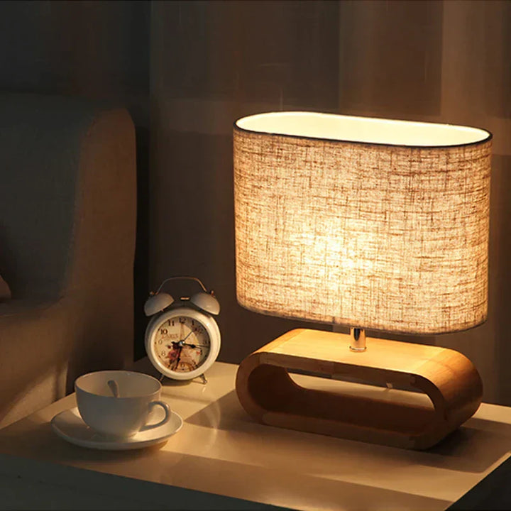 Luvikno | Skandinavisk Trelampe – Elegant og Håndlaget