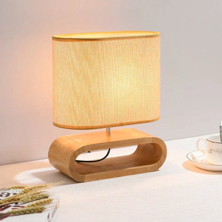 Luvikno | Skandinavisk Trelampe – Elegant og Håndlaget