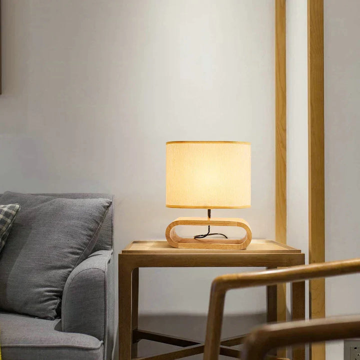 Luvikno | Skandinavisk Trelampe – Elegant og Håndlaget