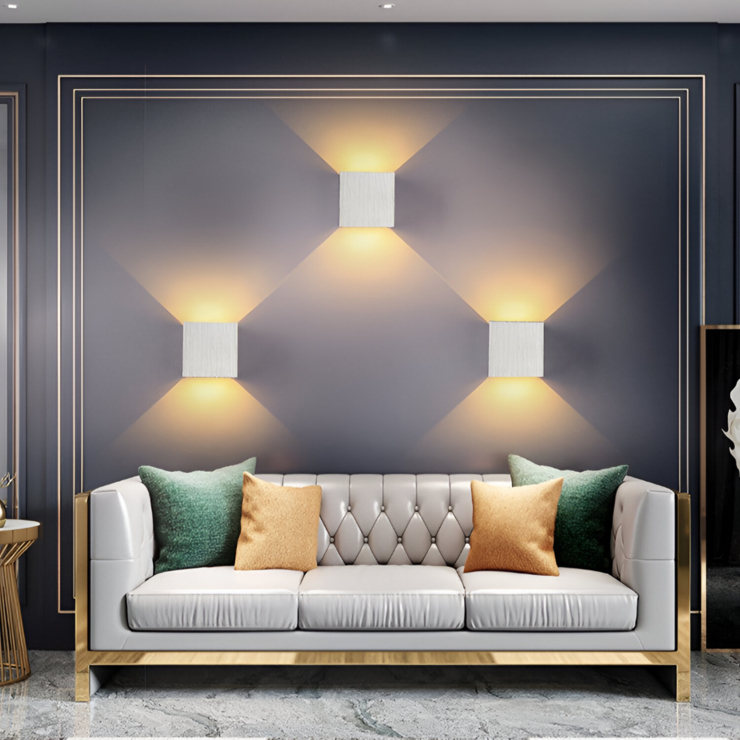 Luvikno | LED Vegglampe NORDIVIA | USB & Kabeldrift | Dobbel Lysfarge | Aluminium & Akryl | 10x10x5 cm