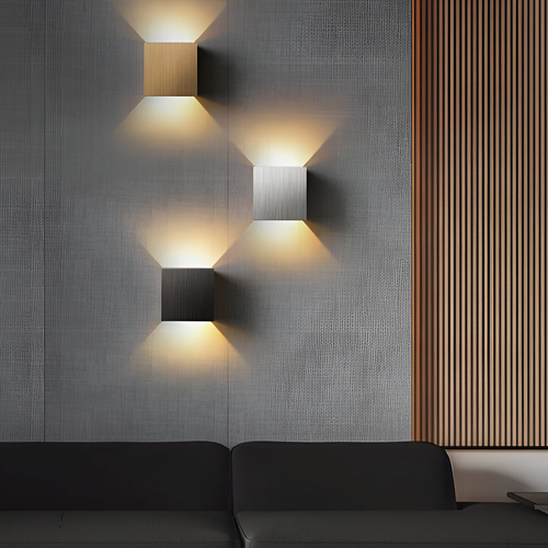 Luvikno | LED Vegglampe NORDIVIA | USB & Kabeldrift | Dobbel Lysfarge | Aluminium & Akryl | 10x10x5 cm
