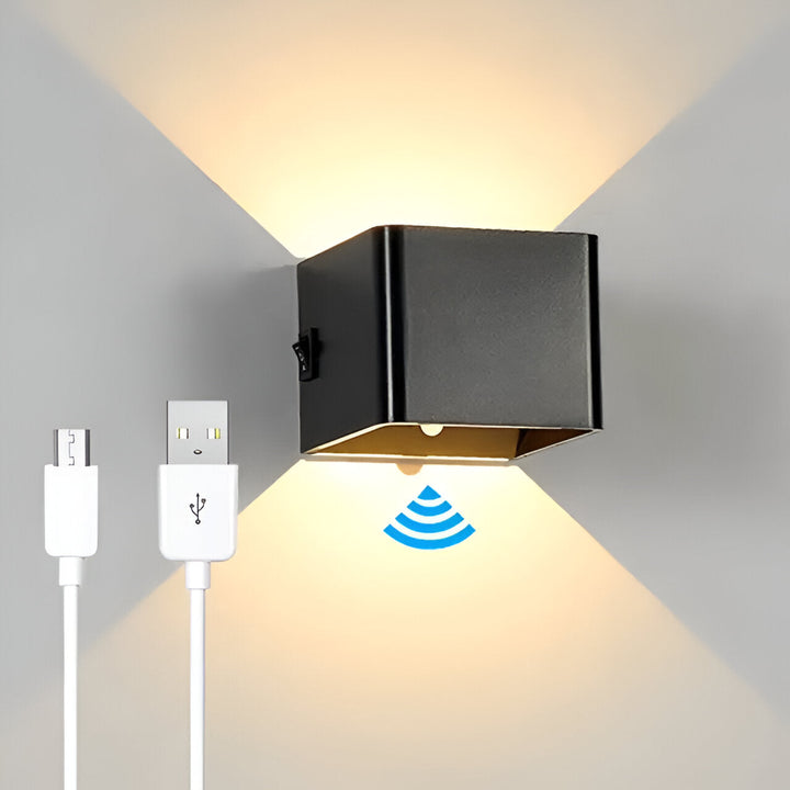 Luvikno | LED Vegglampe NORDIVIA | USB & Kabeldrift | Dobbel Lysfarge | Aluminium & Akryl | 10x10x5 cm