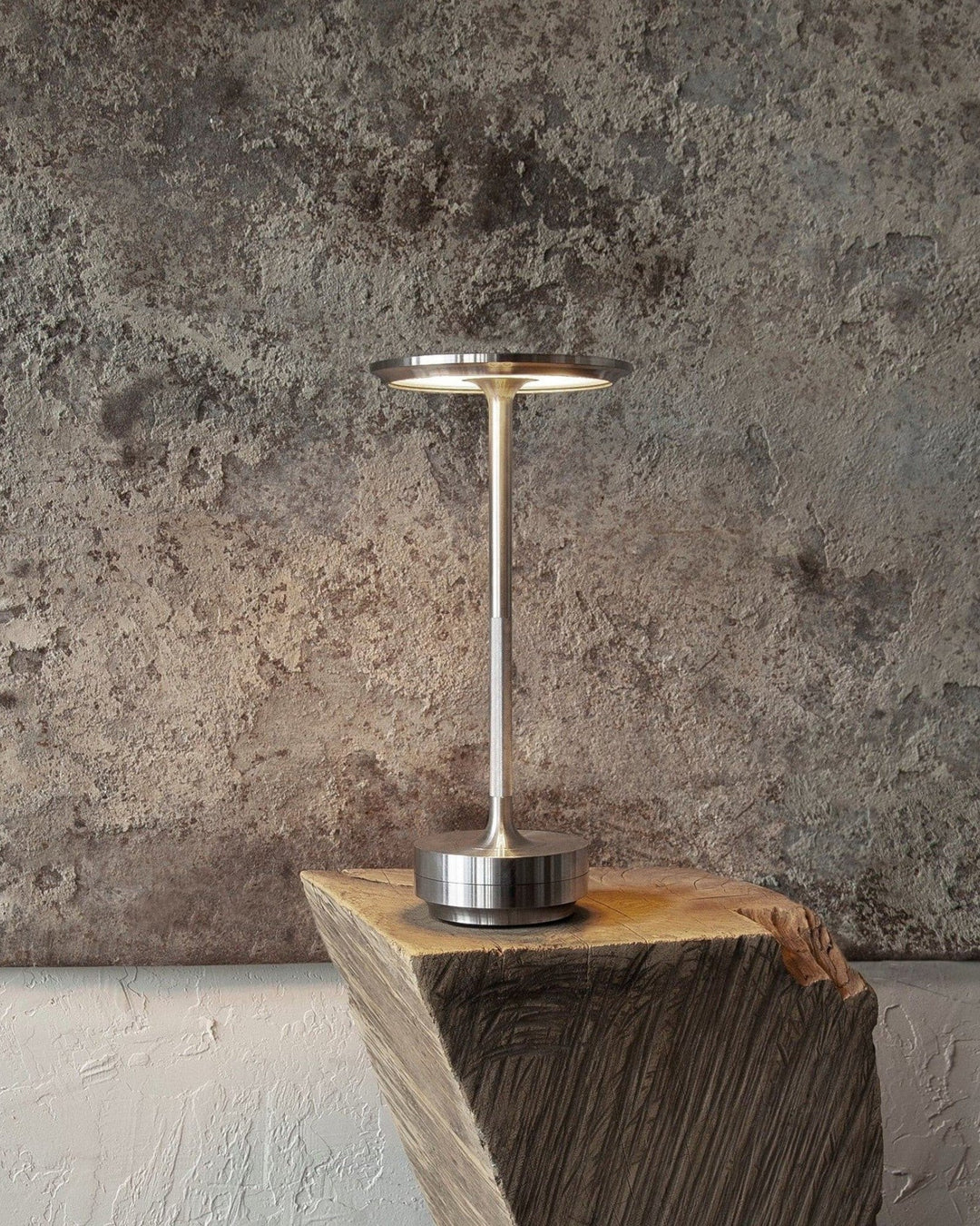 Luvikno | NordicaLight Luxe Trådløs Bordlampe for Elegant Belysning