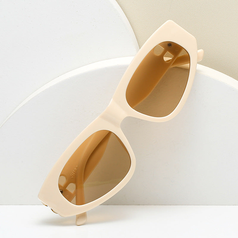 Dame Designer-solbrille med luksuriøse rammedetaljer Luvikno