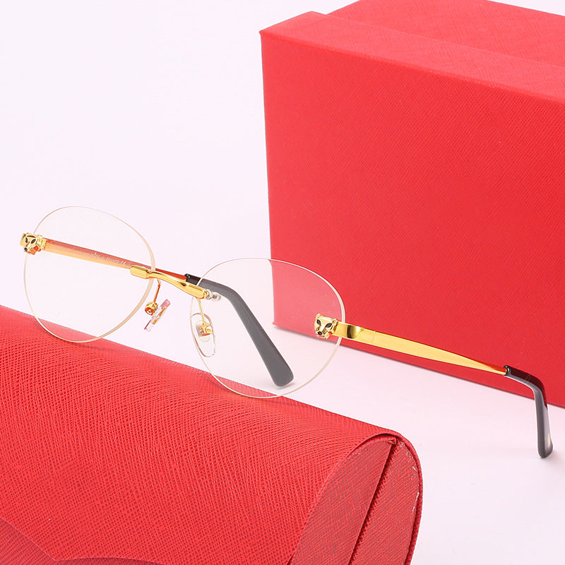 Dame oval solbrille med luksuriøse metalliske aksenter Luvikno