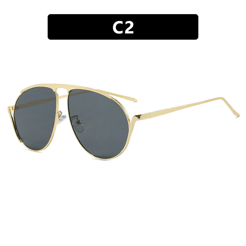 Dame moteriktig pilot-solbrille med polariserte linser og elegant metallramme Luvikno