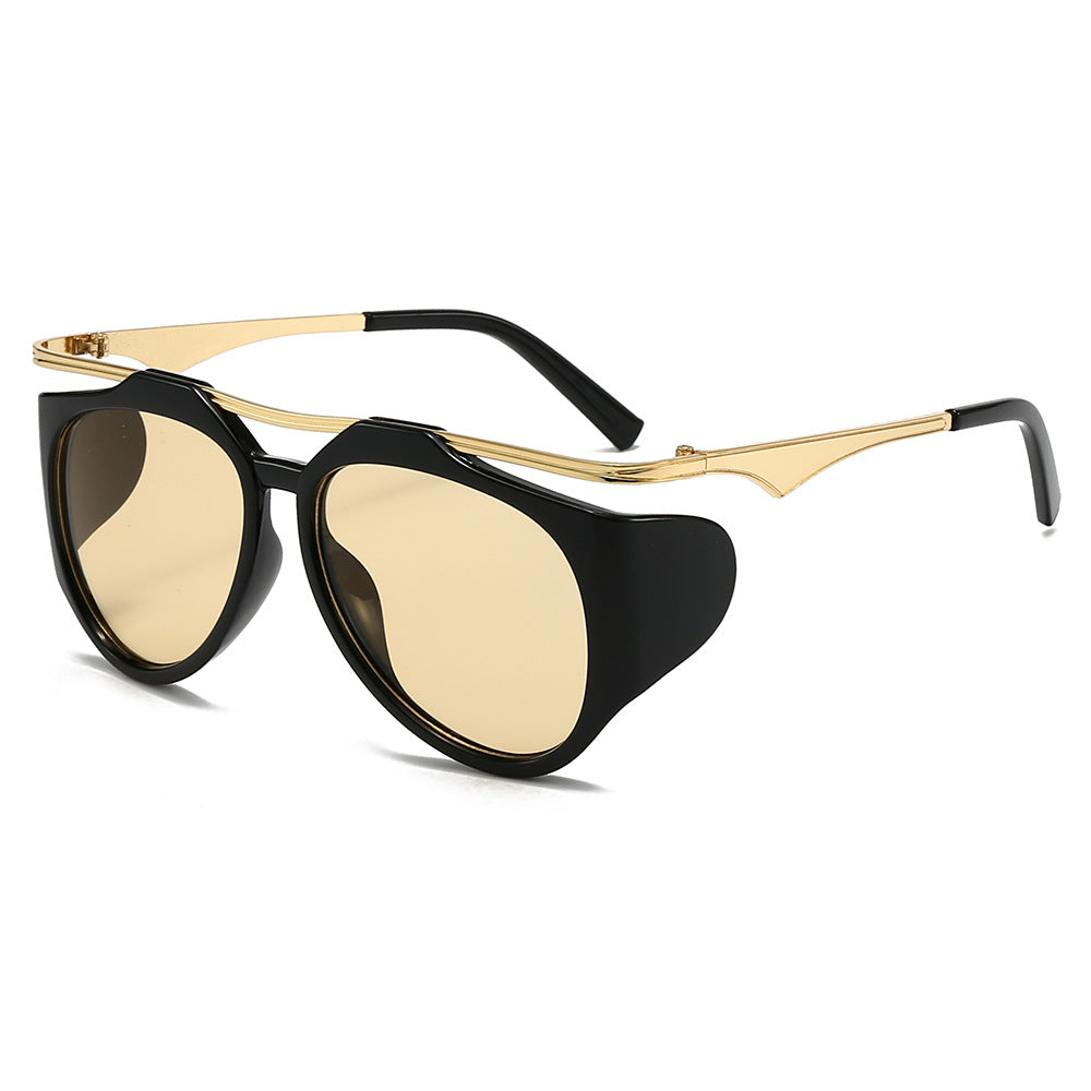 Dame Modis sport solbrille med oversized ramme og gull aksenter Luvikno