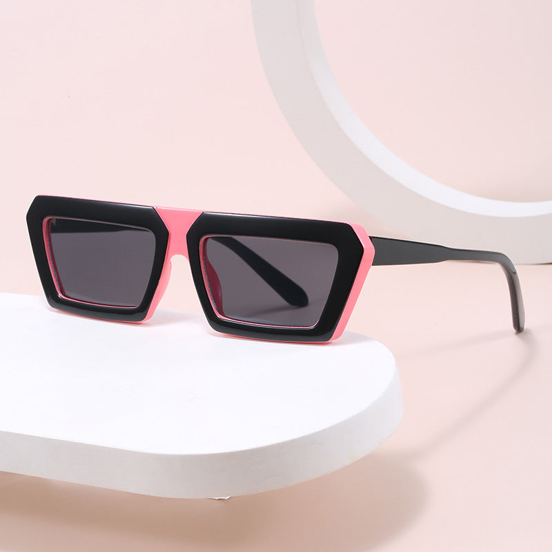 Dame geometrisk solbrille i trendy design Luvikno