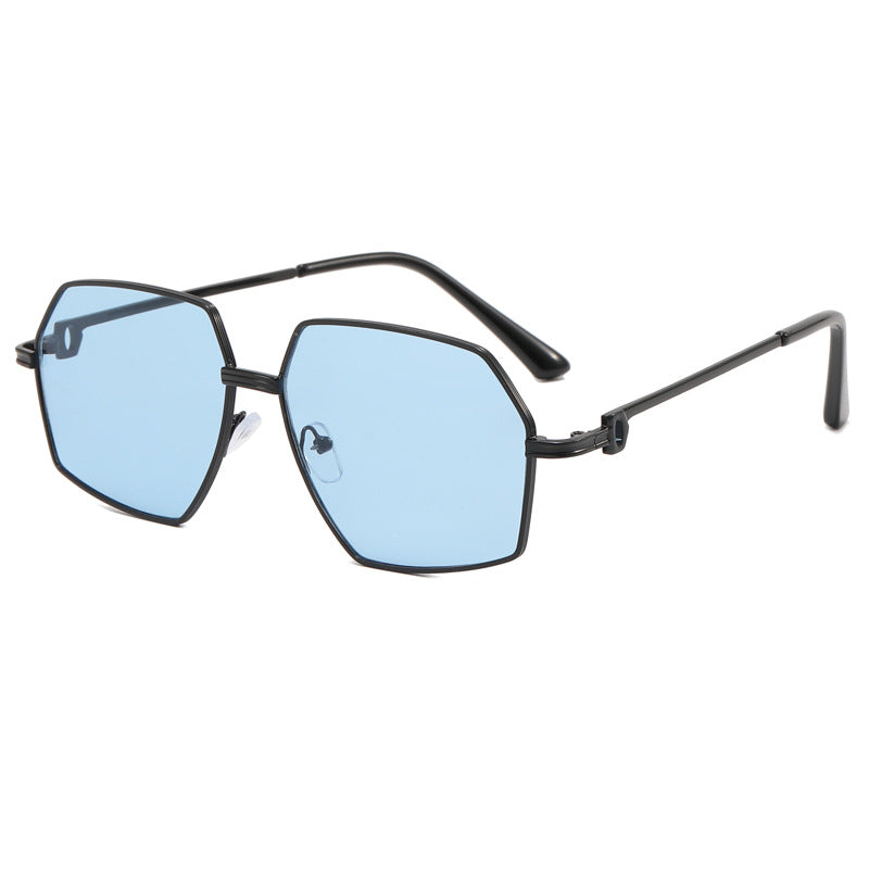 Dame Stilig geometrisk solbrille med edel metallramme Luvikno