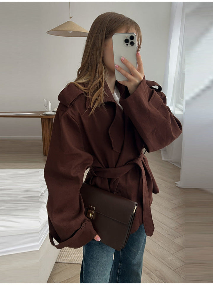 Luvik | Damer Modisk Trenchcoat med innsnitt og belte