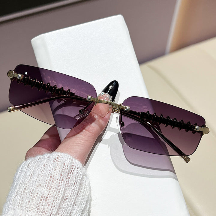 Dame elegant og moteriktig brille Luvikno