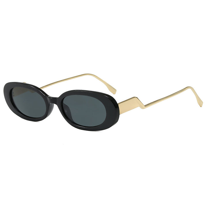 Dame retro-inspirert solbrille med moderne design og markant ramme Luvikno