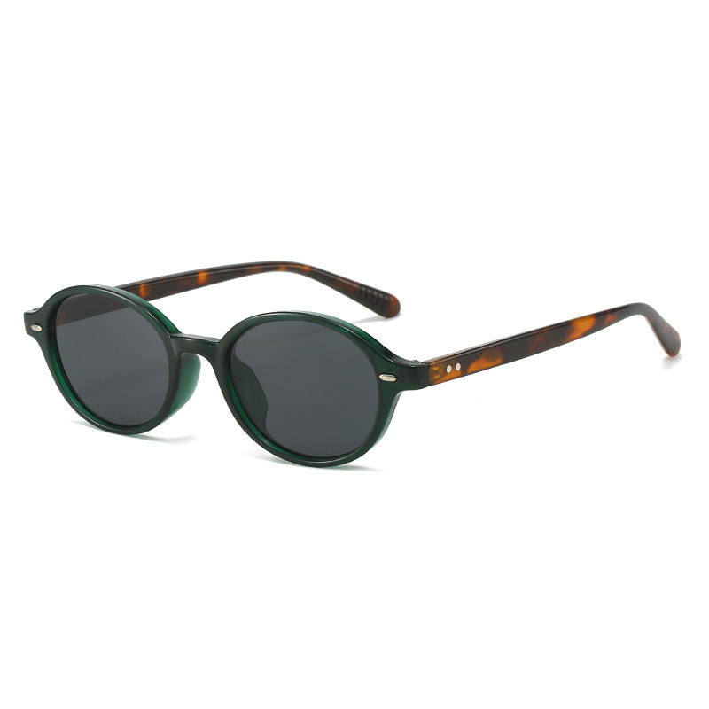 Dame modische solbrille i elegant ovaldesign Luvikno