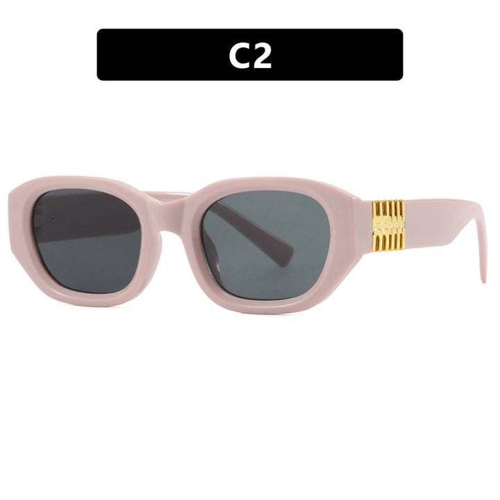Dame moteriktig solbrille med unikt, geometrisk design og elegante aksenter Luvikno