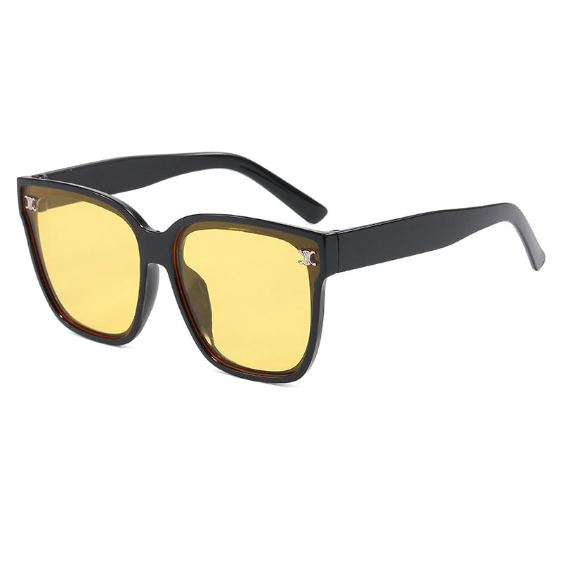 Dame moteriktig oversized solbrille med rhombiske glass Luvikno