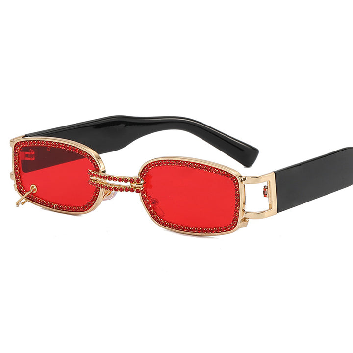 Dame moteriktig solbrille med glitrende krystalramme Luvikno