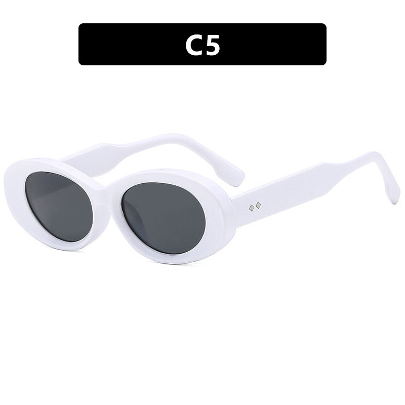 Dame moteriktig solbrille i elegant retrostil Luvikno