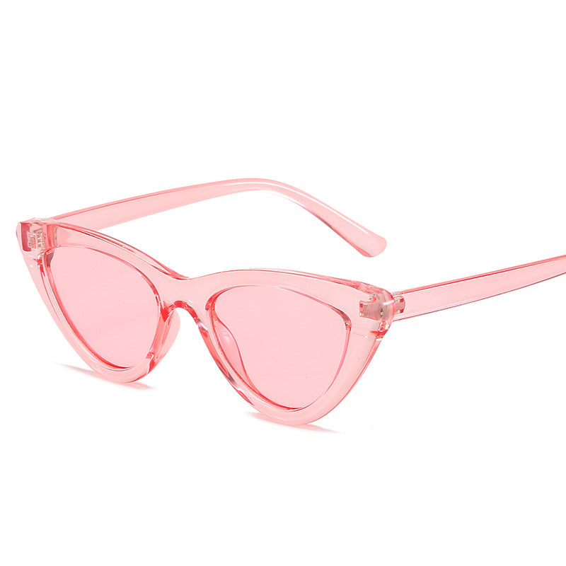Dame Cat-Eye solbriller med futuristisk design og robust ramme Luvikno