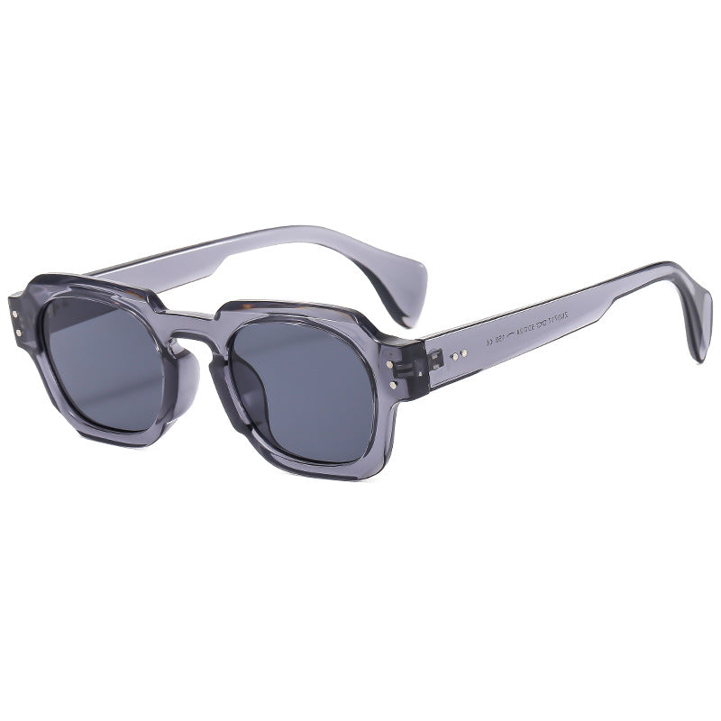 Damer moteriktig solbrille i unikt åttekantet design Luvikno