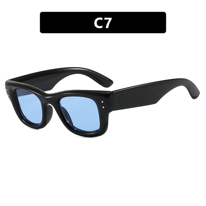 Dame moteriktig solbrille med bred, elegant ramme og beskyttende UV-filter Luvikno