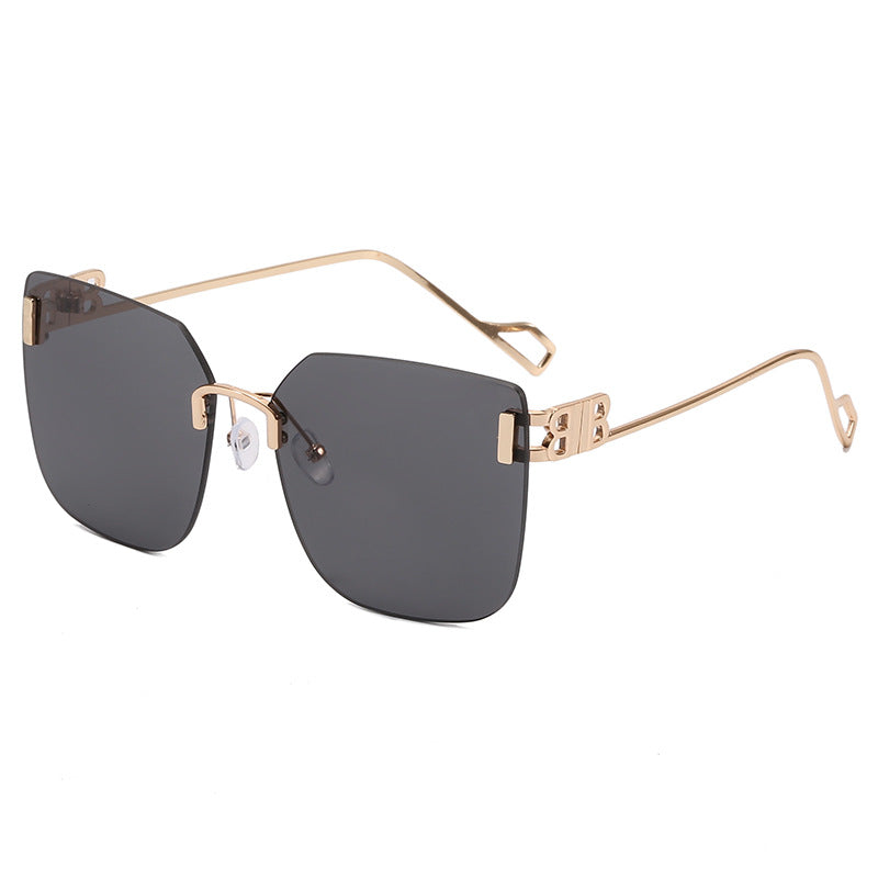 Dame elegant firkantet solbrille med gullfarget metalramme Luvikno