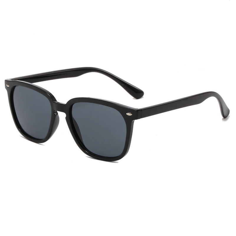 Dame moderne solbriller med elegant visirdesign Luvikno