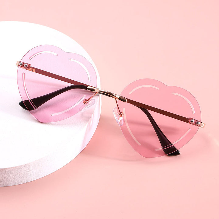 Damer hjerteformet solbrille med stilfull metallramme Luvikno