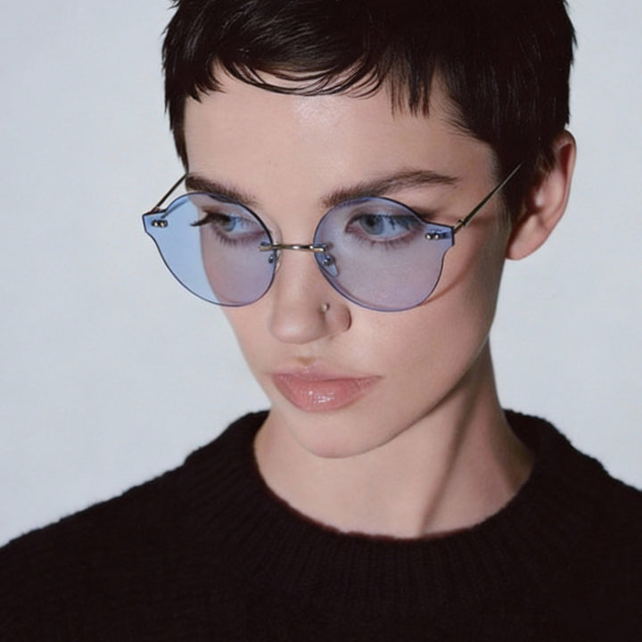 Dame solbrille i unikt, elegant design Luvikno