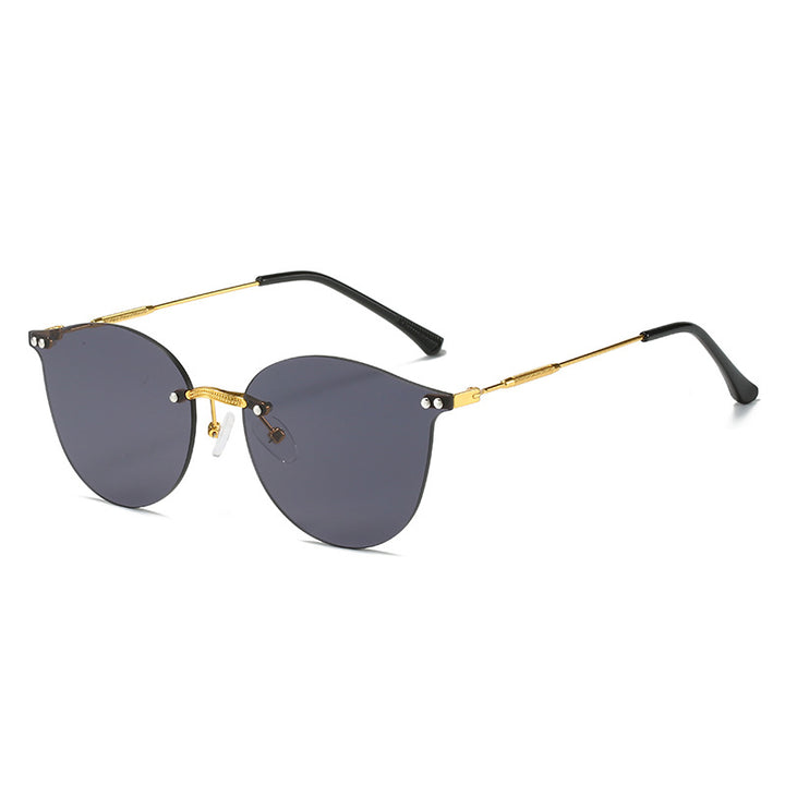 Dame moteriktig solbrille med innovativ metallramme og fleksibel nesestøtte Luvikno