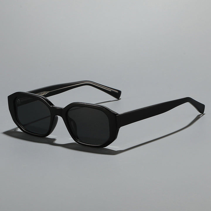 Dame moteriktig solbrille med unik åttekantet ramme Luvikno