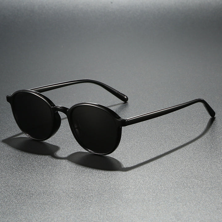 Dame moteriktig solbrille i klassisk ovaldesign Luvikno