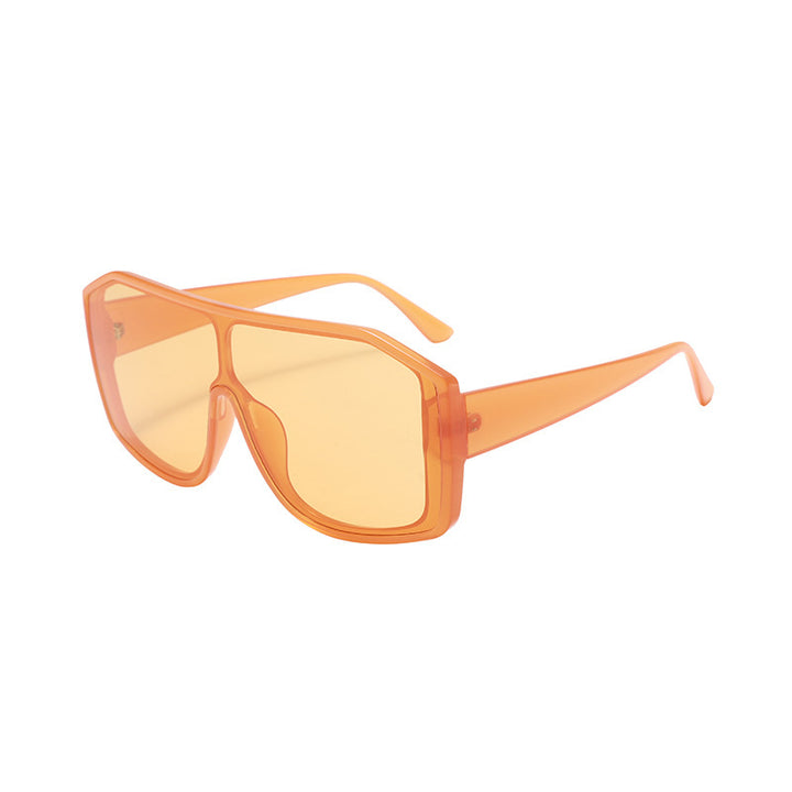 Dame oversized solbrille med robust ramme og stilig design Luvikno