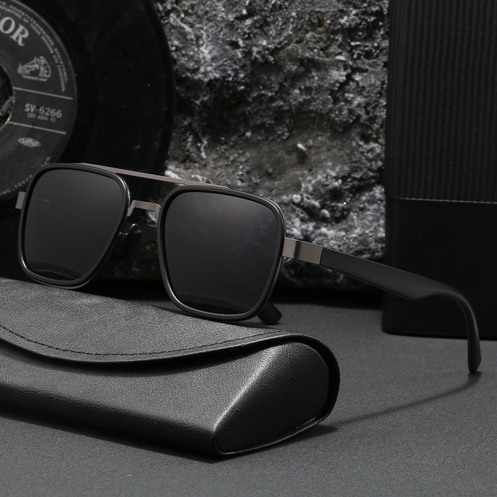 Dame moteriktig solbrille med firkantet ramme og innovative linser Luvikno
