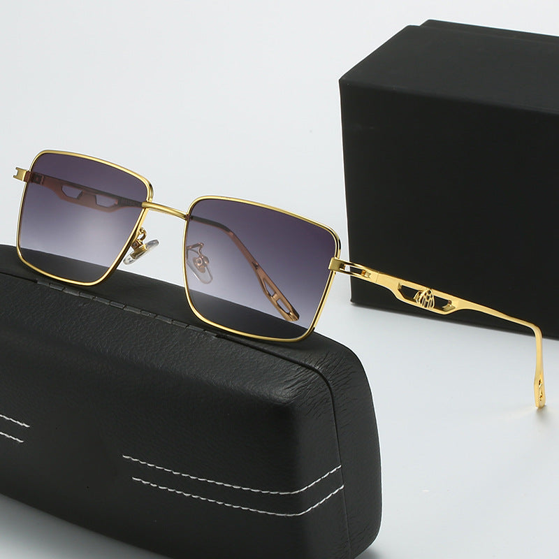 Dame luksus solbrille med markant geometrisk ramme og polarisert glass Luvikno