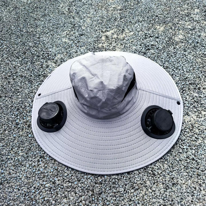 Ventilert solhatt med integrerte solfaner og bred brem Luvikno
