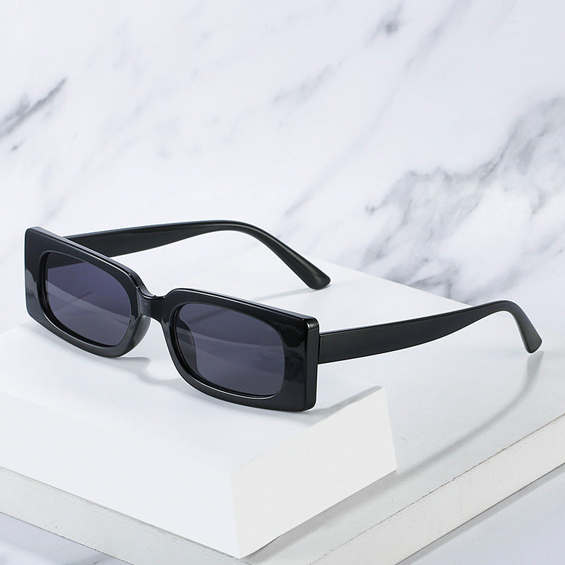Dame solbrille i moderne retro-stil Luvikno