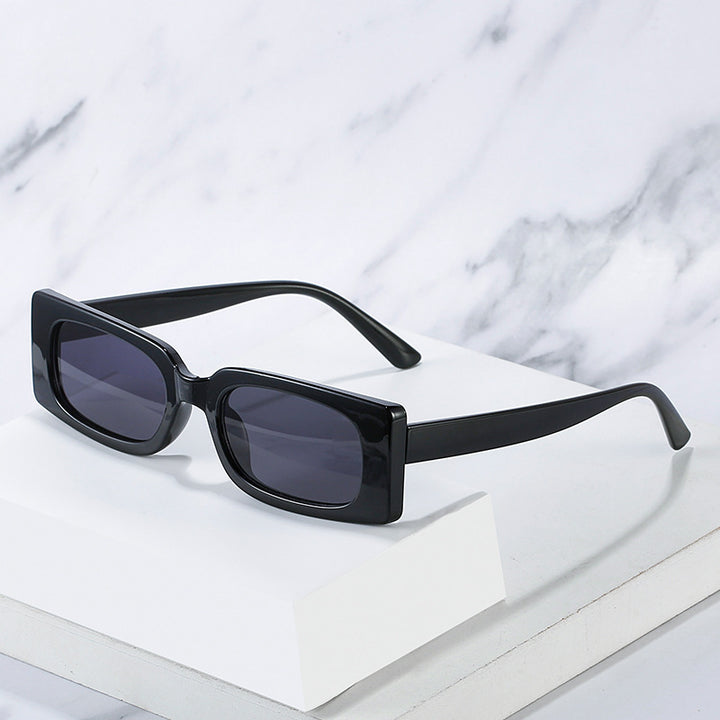 Dame solbrille i moderne retro-stil Luvikno