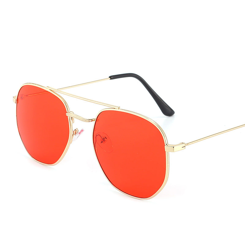 Dame solbrille med oval ramme og beskyttende gradientlinse Luvikno