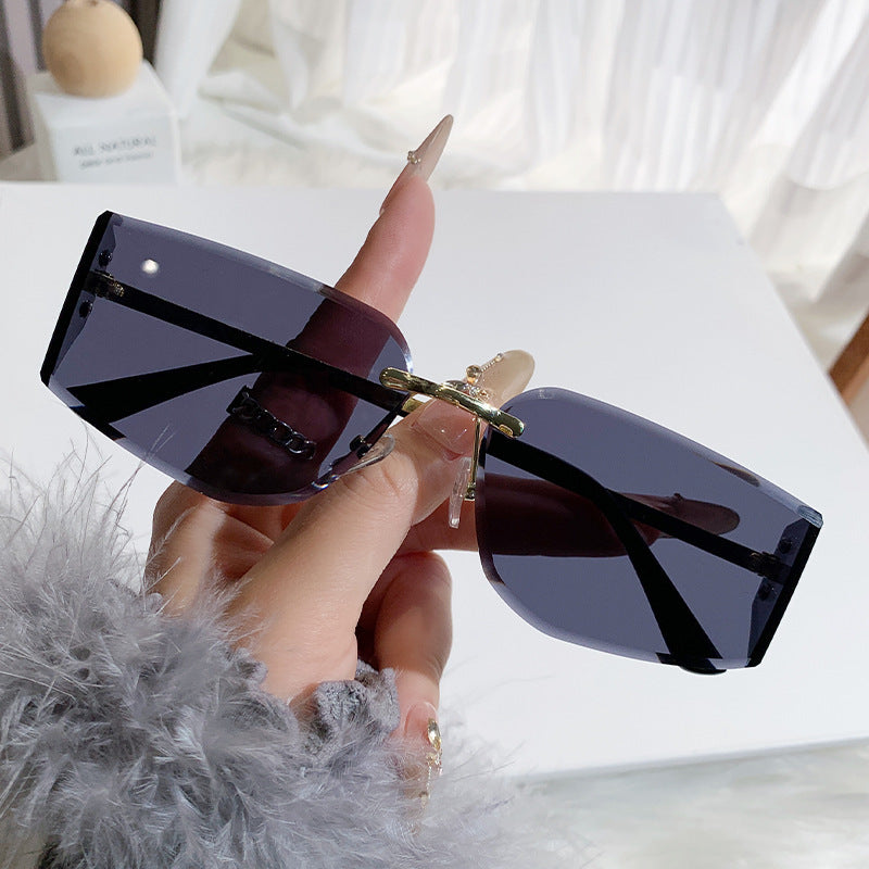 Dame elegant solbrille med høyverdig geometrisk design Luvikno