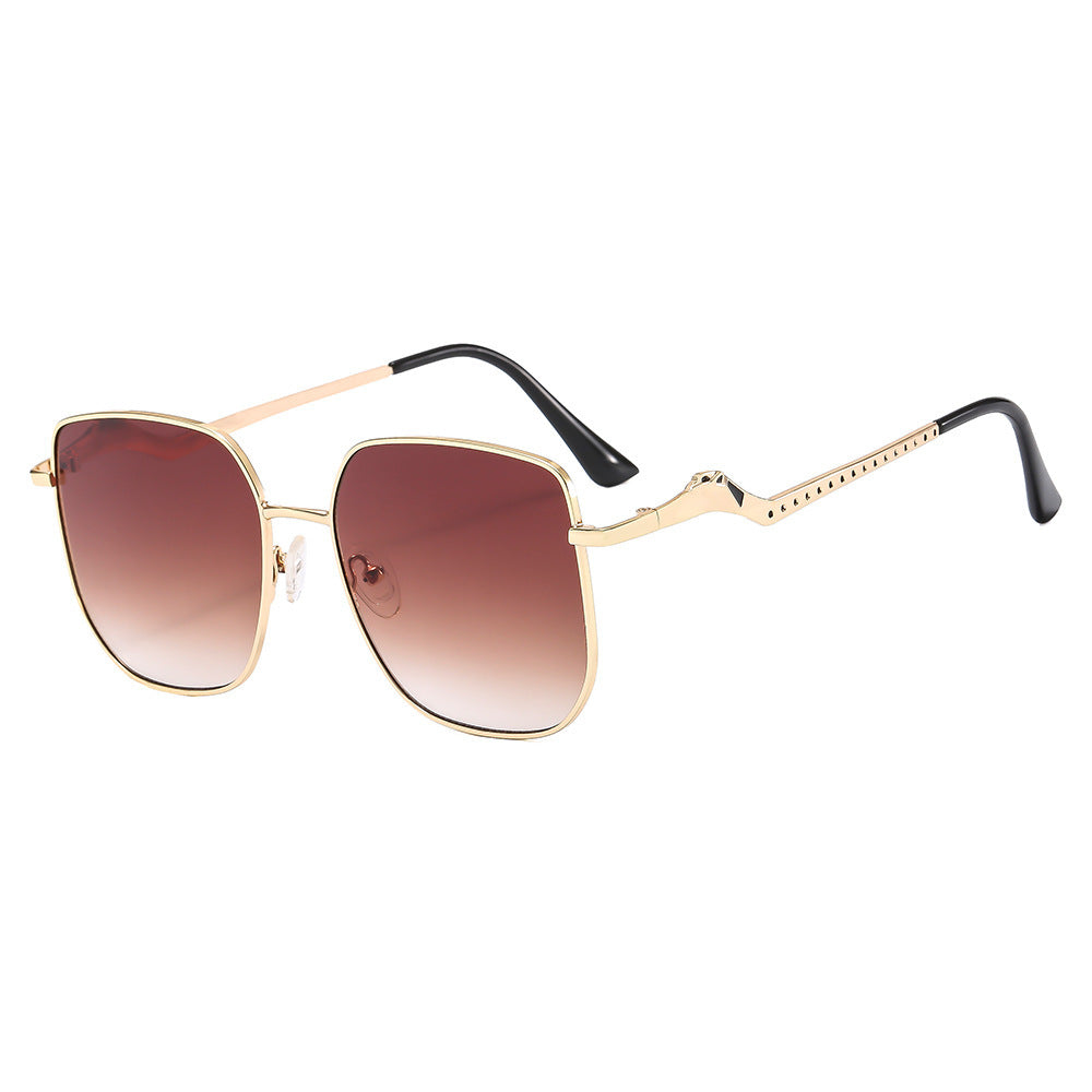 Dame firkantet designer solbrille med dekorative aksenter Luvikno